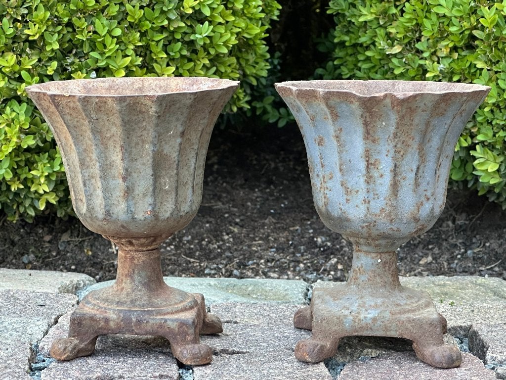 2 vases en fonte - pots de fleurs - excellent état, Enlèvement
