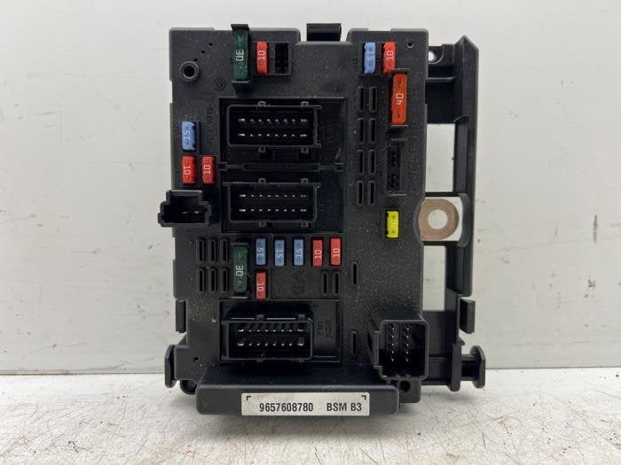 Boîte à fusibles d'un Peugeot 206 PLUS, -, 3 mois de garantie, Utilisé, -