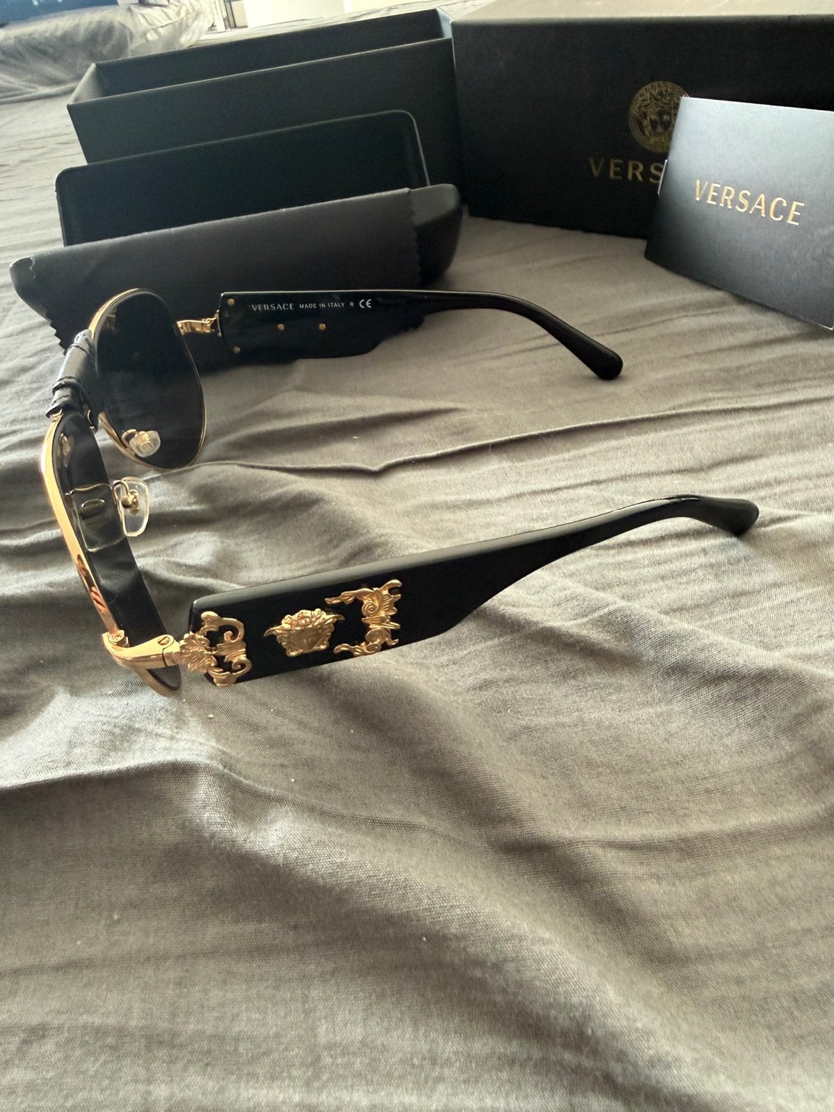 Lunette de soleil Versace pour homme., Enlèvement, Comme neuf