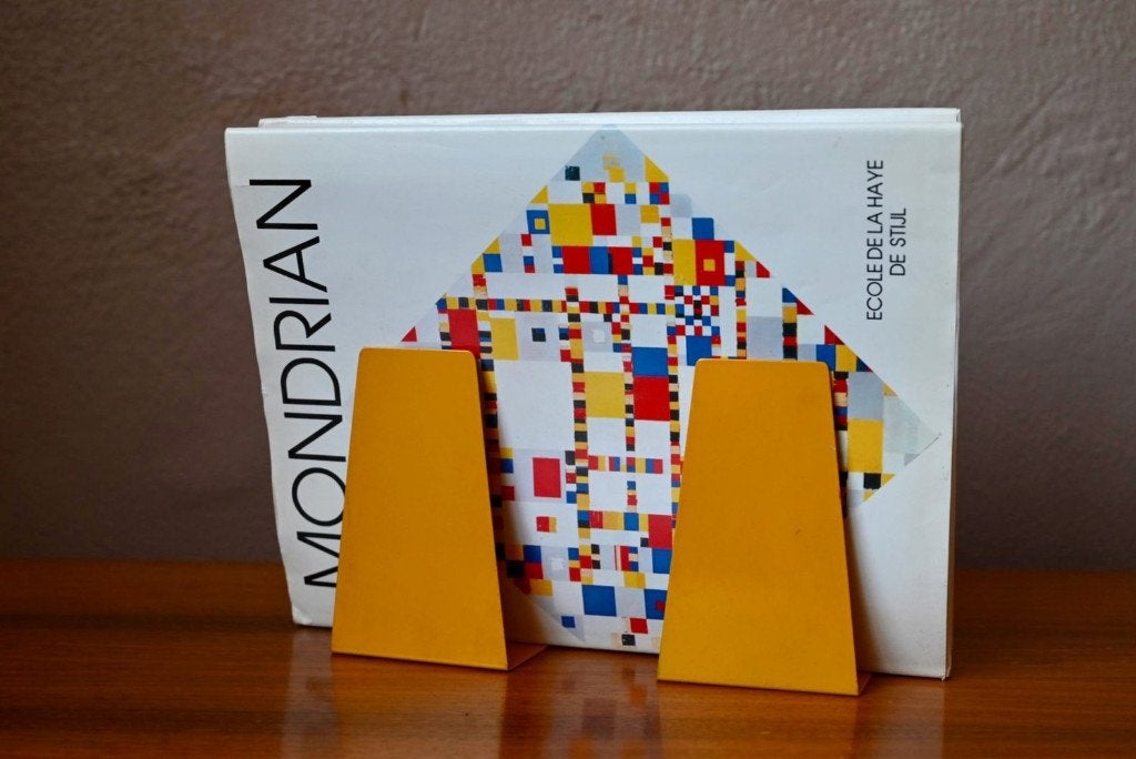 Serre-livres Design Minimaliste Métal Laqué Jaune Années 60, Maison & Meubles, Vintage, Jaune, Utilisé, Métal