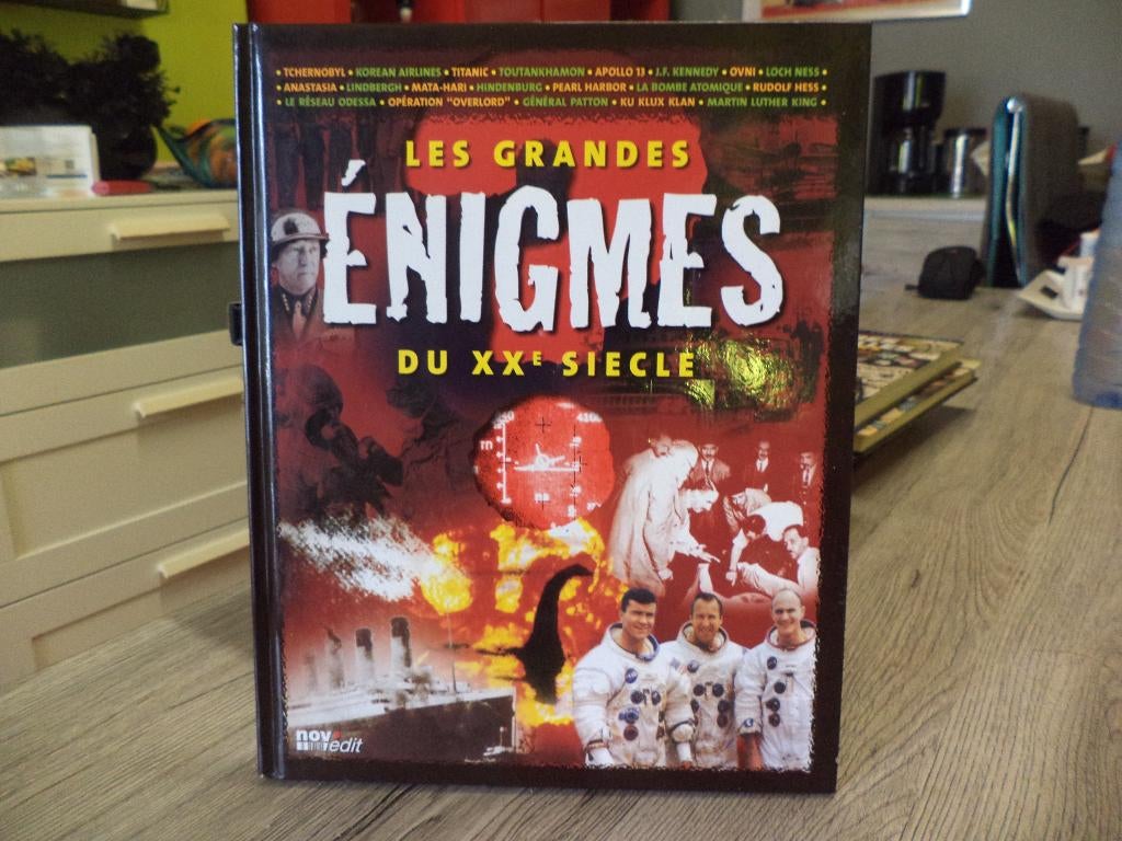 av 1 livre les grandes enigmes du XXe siecle 2 eur, Enlèvement ou Envoi, Comme neuf