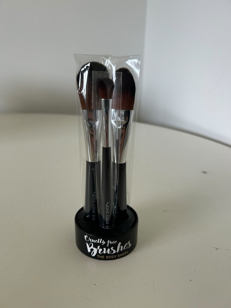 Brush collection: foundation, blush, oogschaduw, Handtassen en Accessoires, Ophalen of Verzenden, Nieuw, Gehele gezicht, Accessoires