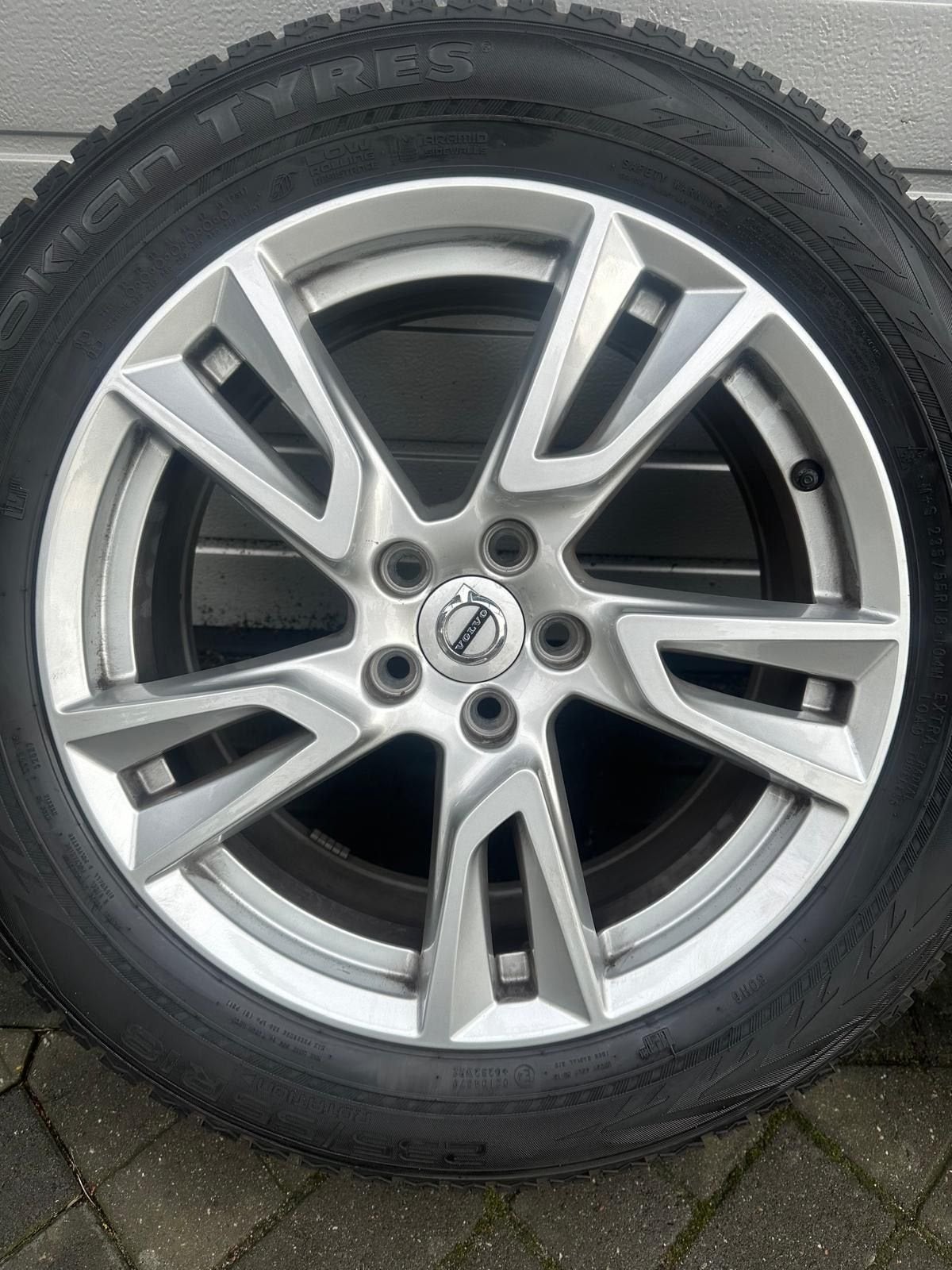 18 inch Volvo XC70 EX30 V90 V60 XC40 velgen winterbanden, Auto-onderdelen, 18 inch, Gebruikt, -, -