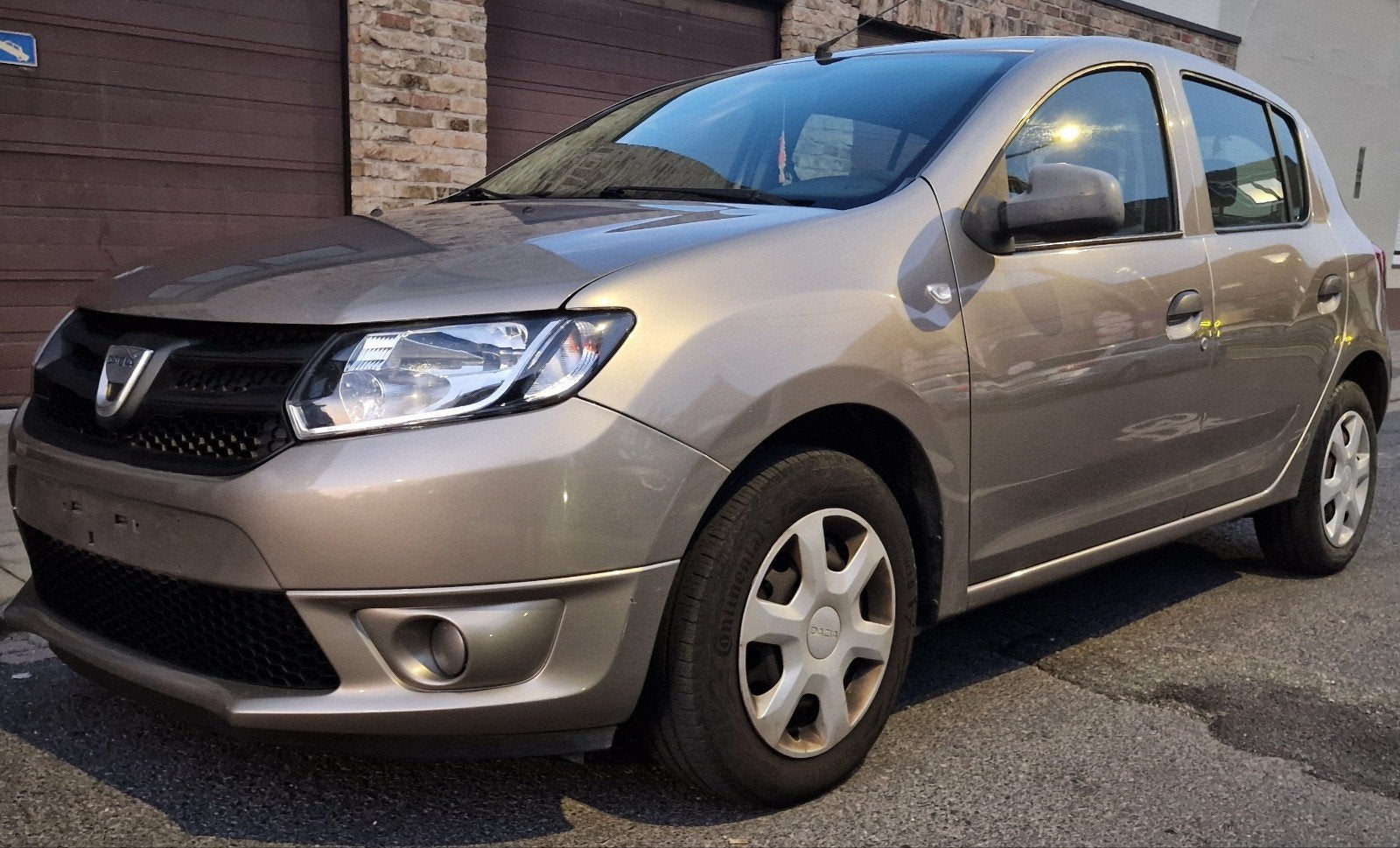 dacia sandero 1.5 dci 2013 eu5 66kw, Auto's, Voorwielaandrijving, Euro 5, Stof, Zwart