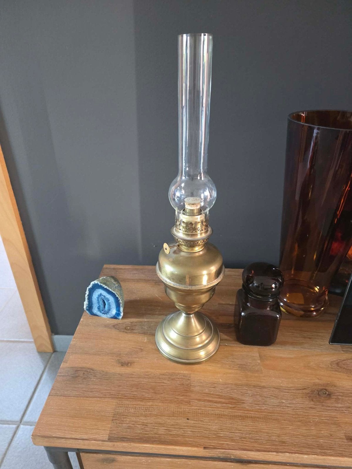 Ancienne lampe à pétrole en laiton avec cheminée en verre, Antiquités & Art, Enlèvement