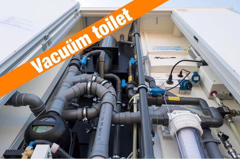 Te koop 1-1 en 2-1-2 vacuum toiletwagens wc water besparend, Zakelijke goederen, Machines en Bouw | Keten en Containers, Ophalen
