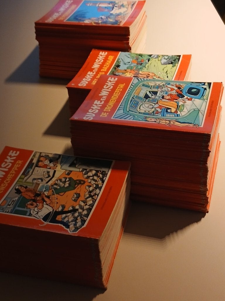 Groot lot van 136 Suske en Wiske strips, Boeken, Willy Vandersteen, Meerdere stripboeken, Ophalen, Gelezen