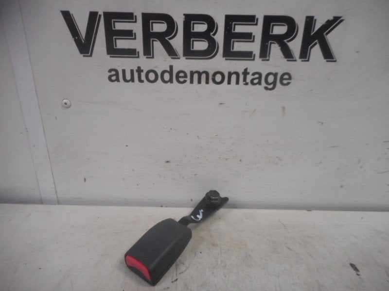 BOUCLE DE CEINTURE DE SECURITE AVANT DROIT Ford Ranger, Henry-Ford-Straße  1
50735  Köln, DE, Ford-Werke GmbH, Kunden@ford.com