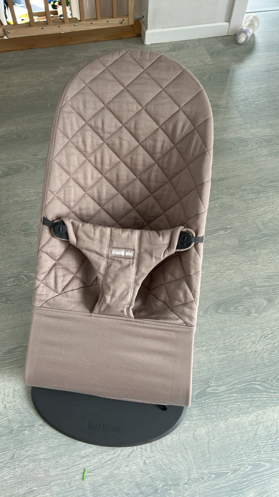 Babybjorn sitter sand beige, Kinderen en Baby's, Ophalen, Zo goed als nieuw