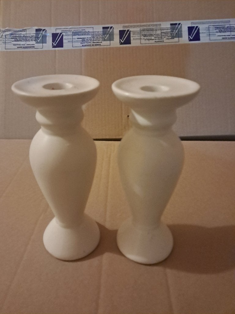 Un lot de 2 bougeoirs blanc à bougie conique., Enlèvement, Blanc, Bougie