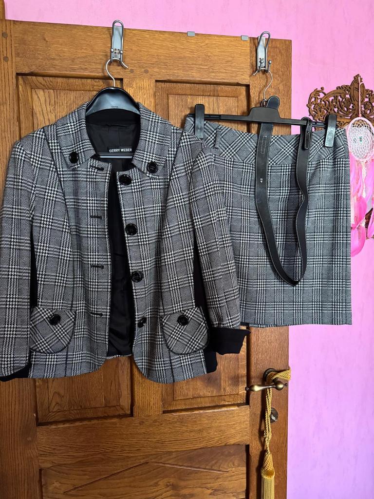 Costume habillé pour femmes, Enlèvement ou Envoi, Comme neuf, Taille 42/44 (L)