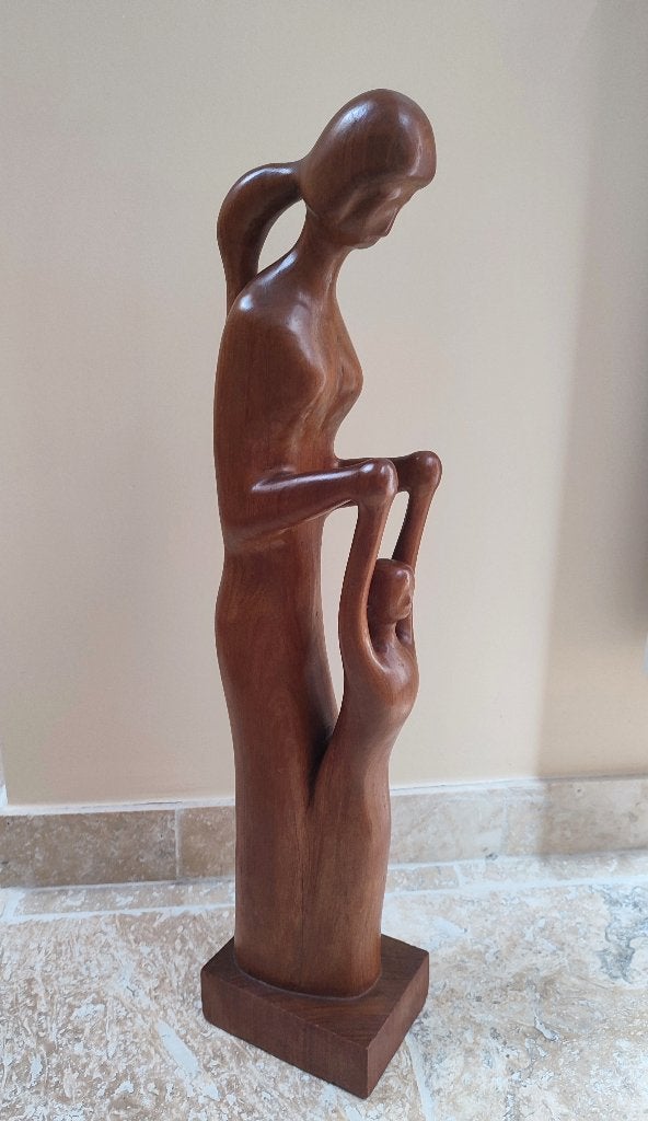 Prachtig beeld gesigneerd R. (Roger) Douville. 61 cm hoog, Houtsnijwerk, Handgemaakt, Hout, Bruin