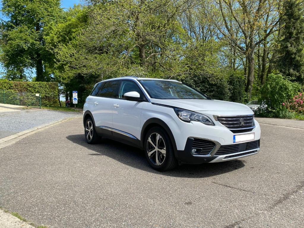 Peugeot 5008 1.2 PureTech Allure (EU6.2), Voorwielaandrijving, Leder en Stof, 96 kW, Handgeschakeld