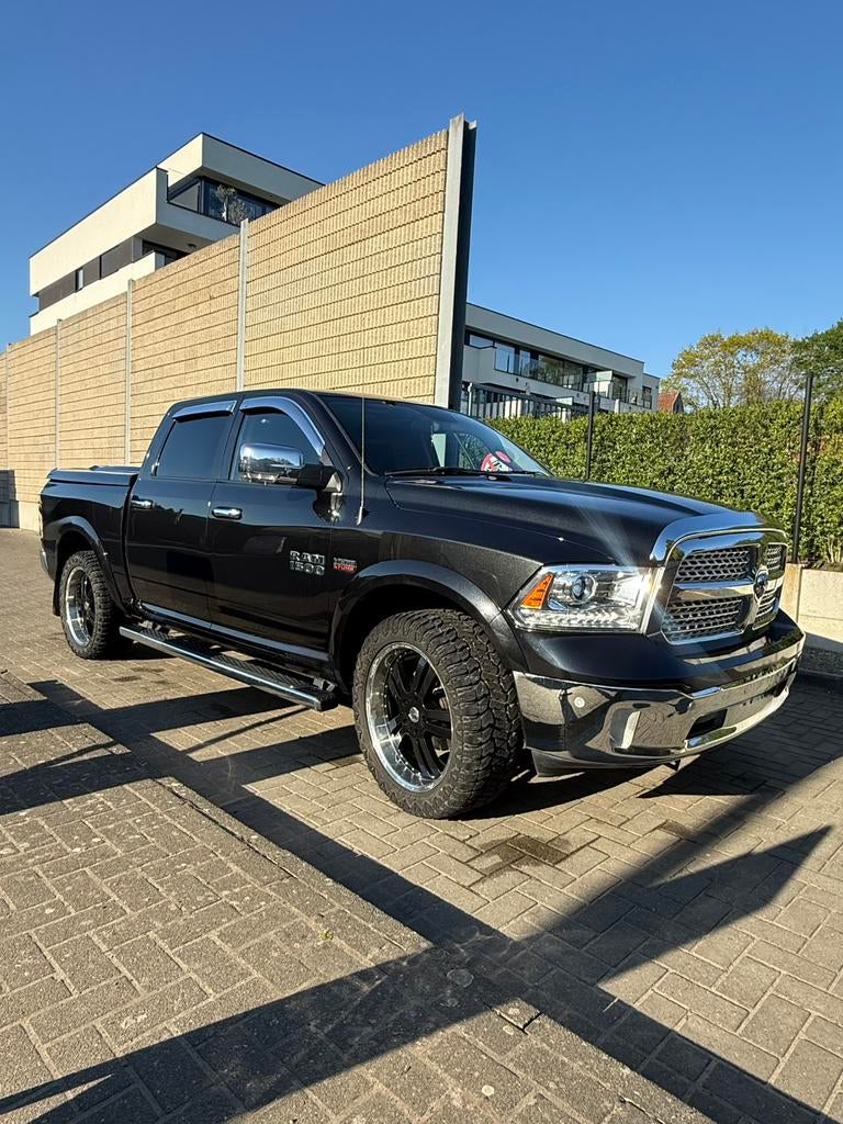 Dodge ram laramie 1500 V8, Auto's, Dodge, Automaat, 295 kW, Zwart, Leder