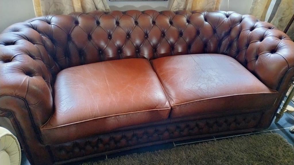 Echte lederen Chesterfield zetel in cognac kleur, Antiek en Kunst, Ophalen