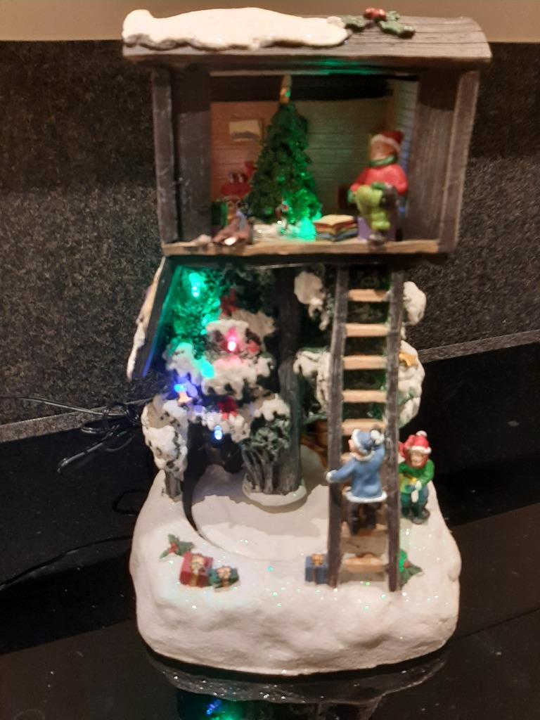 Schitterend muzikaal Kerstbeeldje met verlichting "boomstam", Diversen, Ophalen of Verzenden, Nieuw