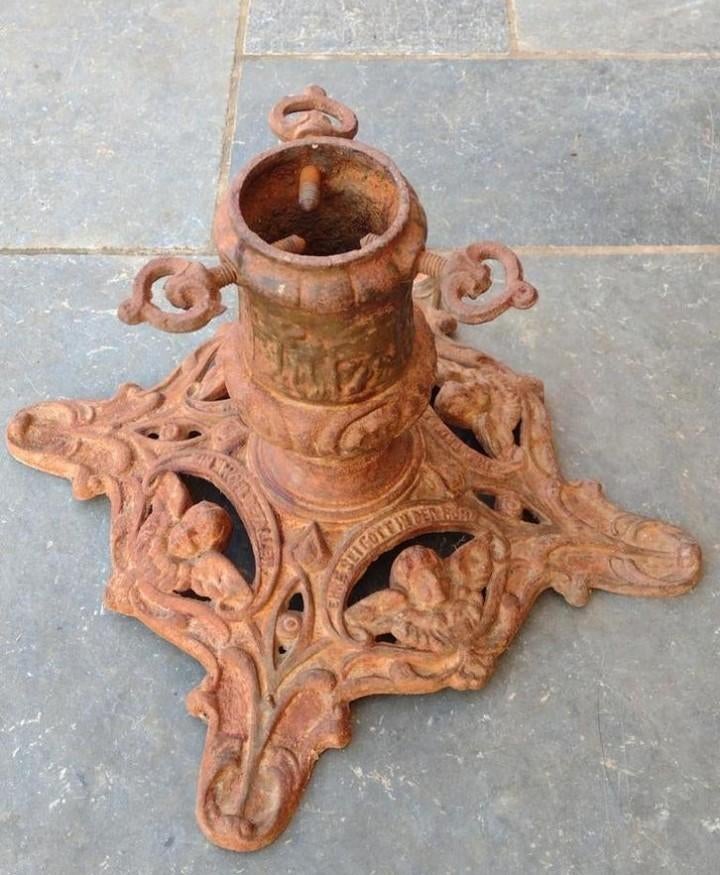 Support de sapin de Noël ancien, Enlèvement
