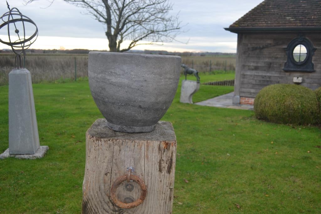antieke fijne gefrijnde ronde arduinen handenwasser, Ophalen, Hardsteen
