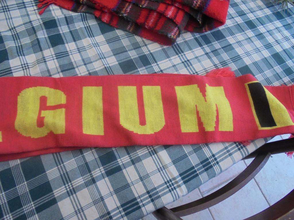 sjaal Belgium, Enlèvement ou Envoi, Comme neuf, Fanion ou Écharpe