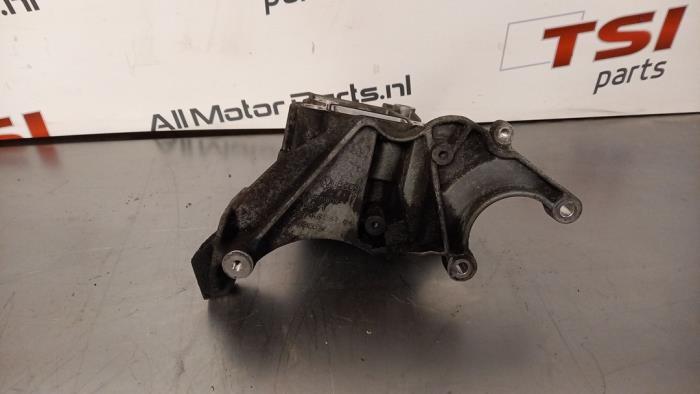 Support pompe clim d'un Audi A5, -, 3 mois de garantie, Audi, Utilisé