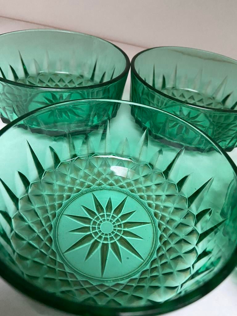 Vintage groene schaal, kommetjes , etagère met borden, Huis en Inrichting, Keuken | Servies, Ophalen, Zo goed als nieuw, Glas