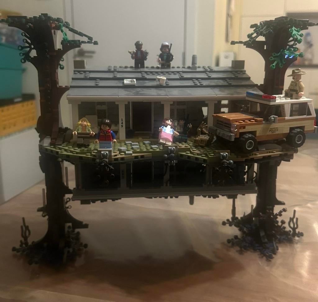 Lego 75810 stranger things, Ophalen, Zo goed als nieuw
