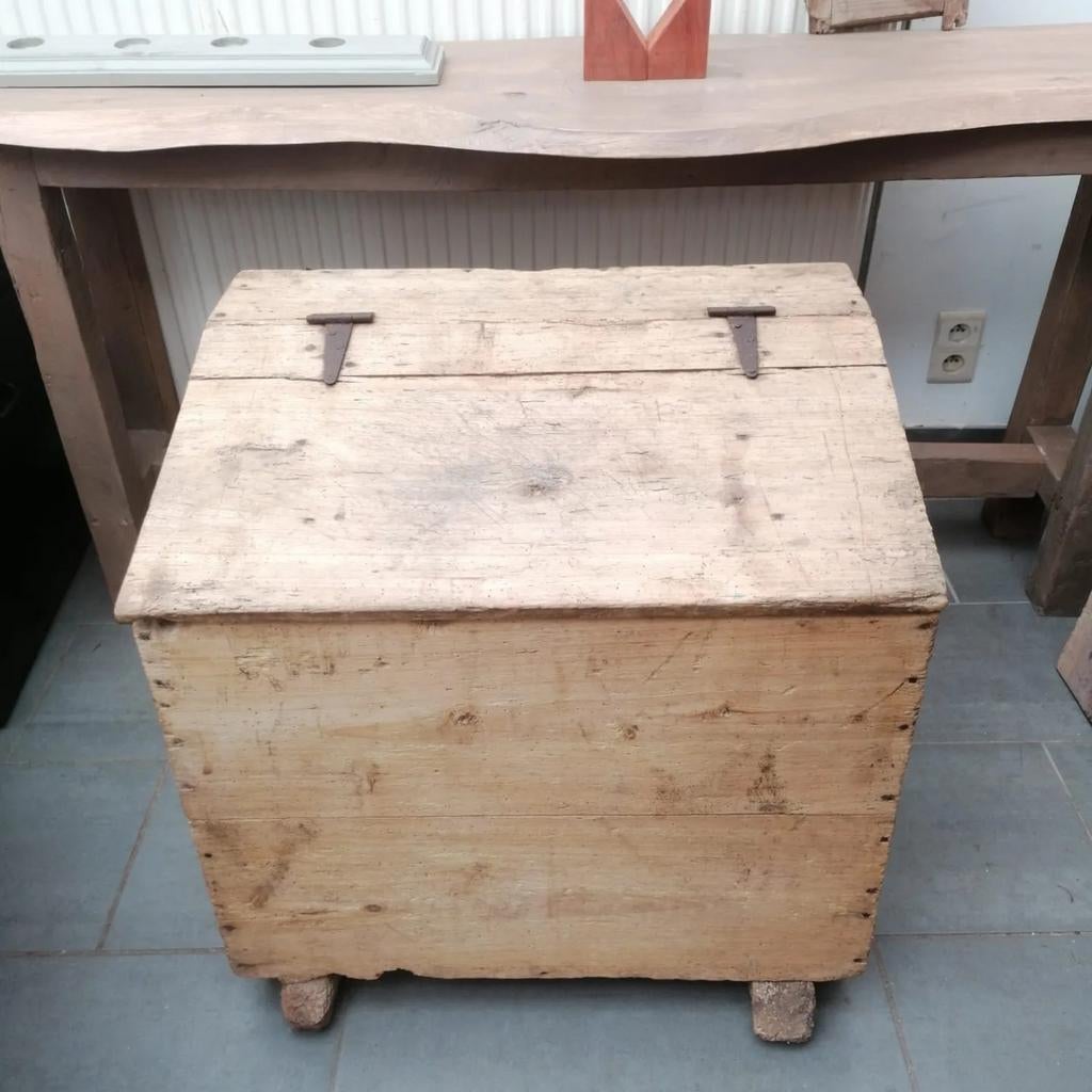 Coffre ancien, Enlèvement, Comme neuf
