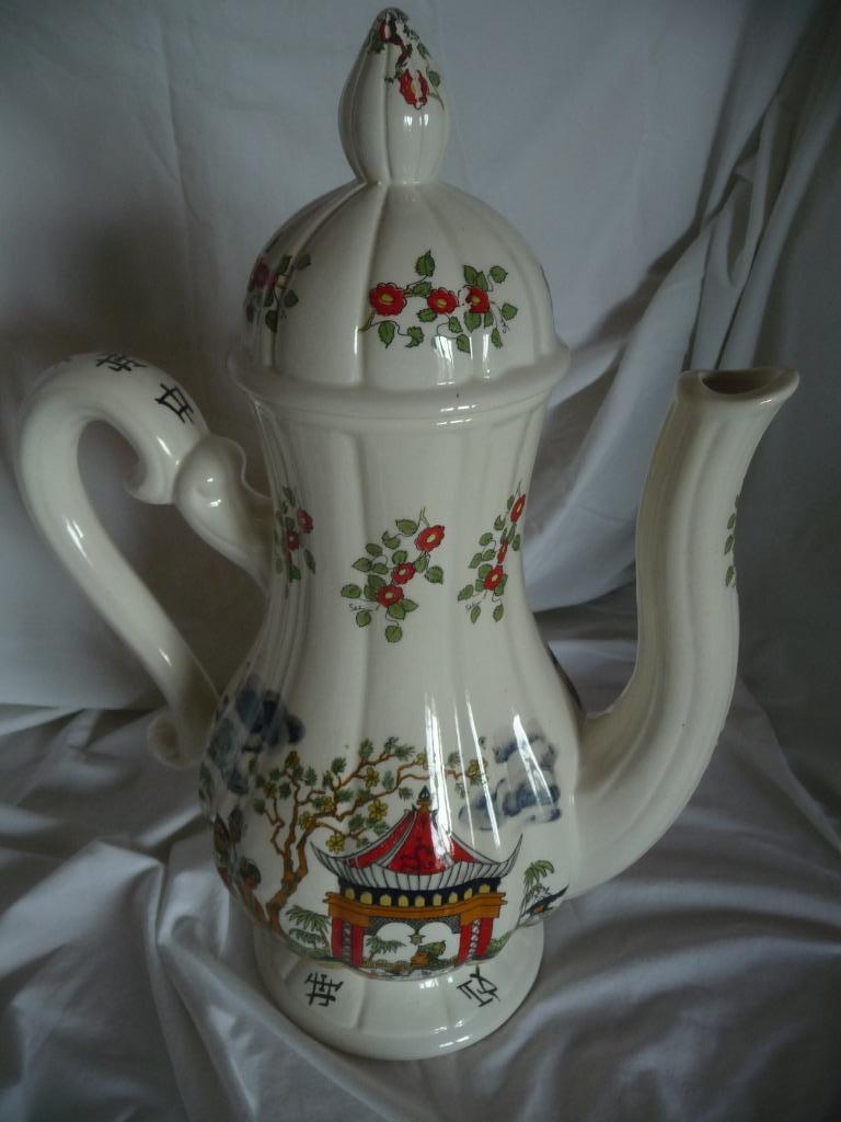 Koffiepot chinees gedecoreerd met paviljoen en bloemen, Ophalen of Verzenden