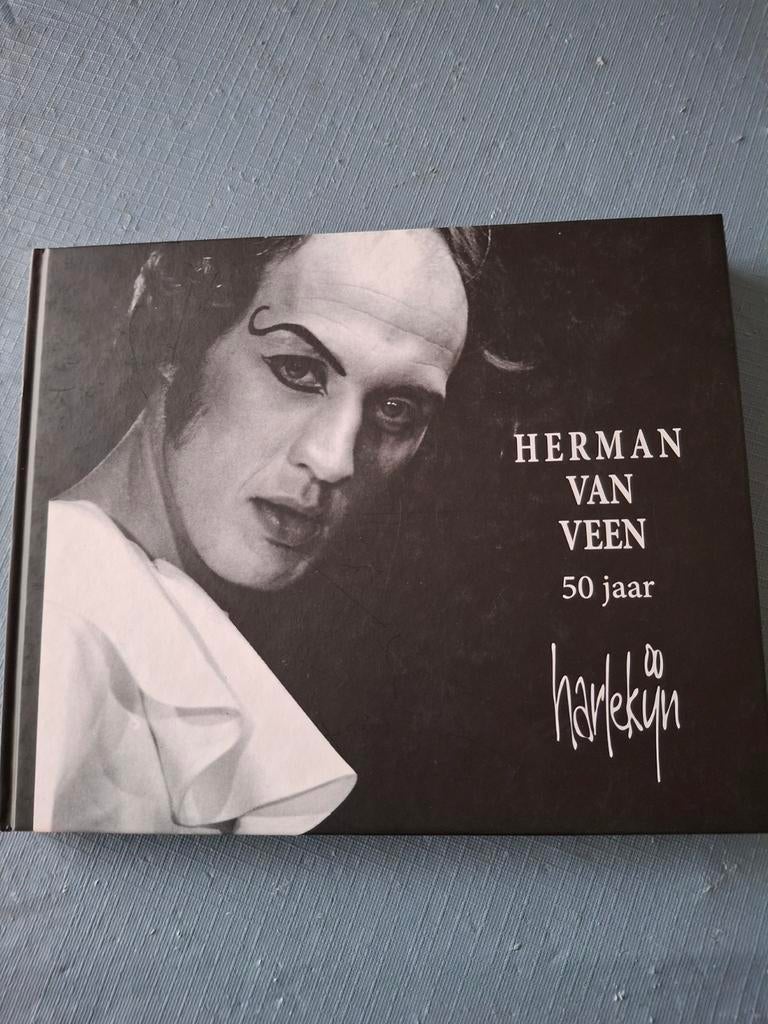 Practig boek herman van veen 50 jaar  harlekijn, Ophalen of Verzenden, Zo goed als nieuw