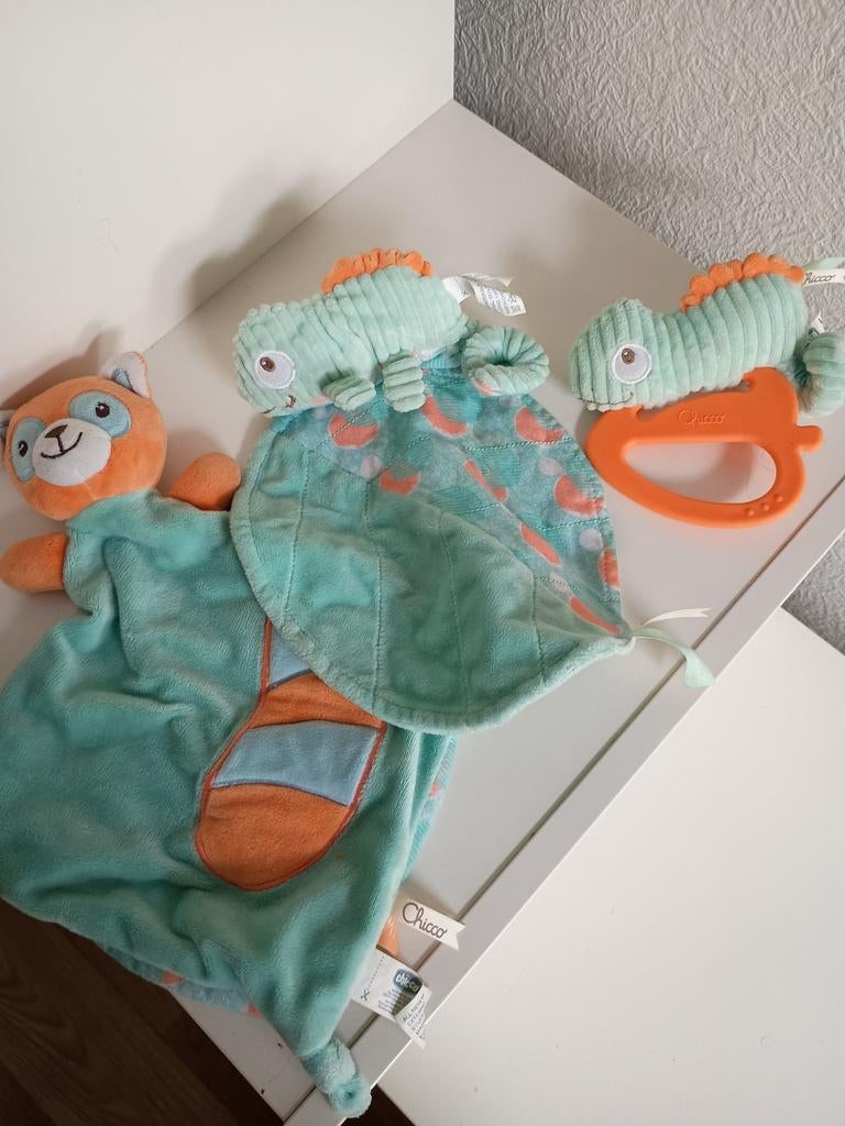 2 Doudou + hochet chicco 8e l'ensemble, Enlèvement, Utilisé