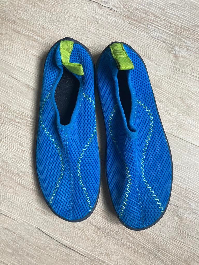 Waterschoenen mt 34-35, Ophalen, Zo goed als nieuw