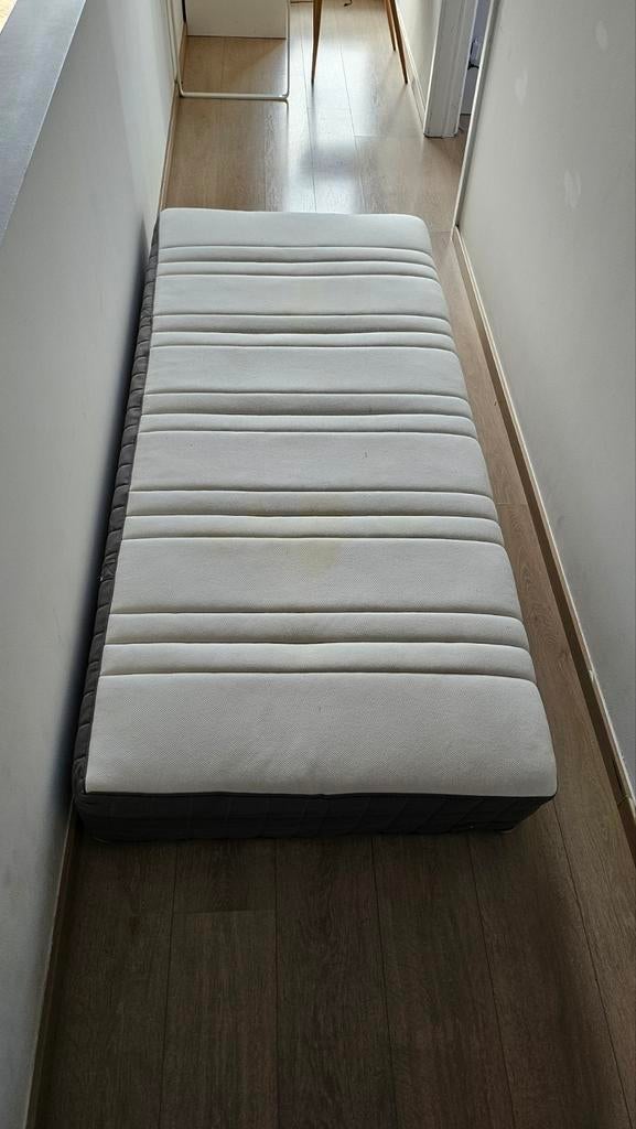 Superbe matelas Ikea à ressorts ensachés, 200 cm, 90 cm, Matelas