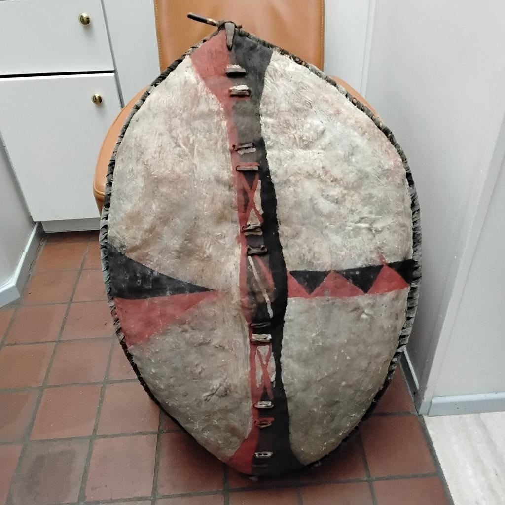 Bouclier en cuir de buffle Masaï, Enlèvement