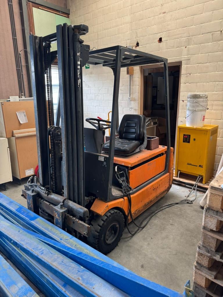 heftruck still  1600 kg  3 mast electriek met lader, Heftruck, Ophalen of Verzenden, STILL, 1000 tot 2000 kg
