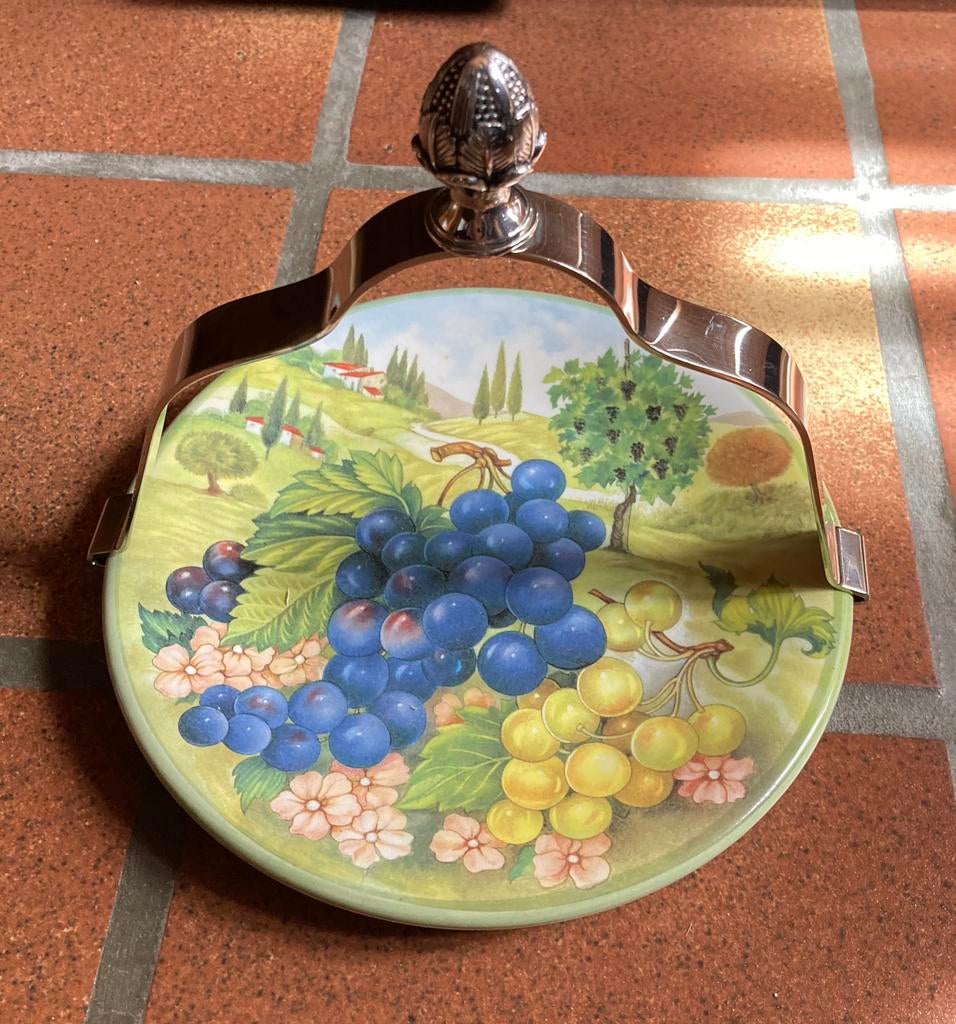 Assiette en porcelaine avec poignée de transport, Antiquités & Art, Enlèvement ou Envoi