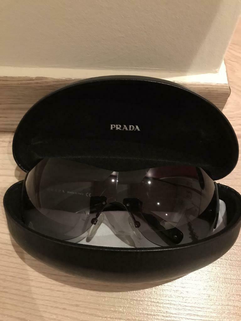 Te koop zonnebril “Prada”, Handtassen en Accessoires, Ophalen of Verzenden, Zo goed als nieuw, Zonnebril, Prada