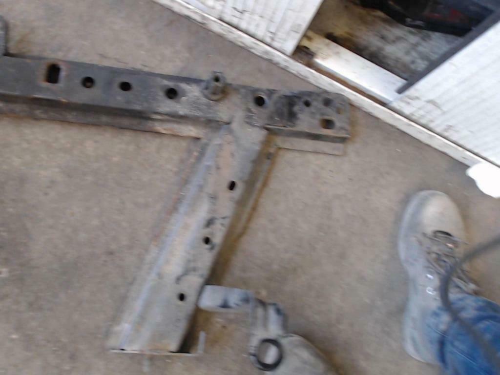 Renfort de pare choc Renault Clio 3 2005-2009 LP/13199, Renault, Utilisé, Avant, Enlèvement ou Envoi