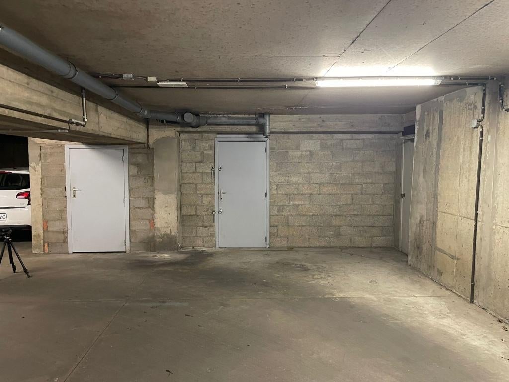 Grande cave à vendre 22m carré, Immo, Étranger, Belgique ou Luxembourg, Autres types, Ville