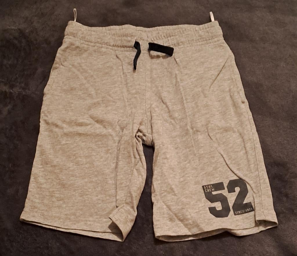 ▪︎ Short ( Maat 116), Broek, C&A, Ophalen of Verzenden, Zo goed als nieuw