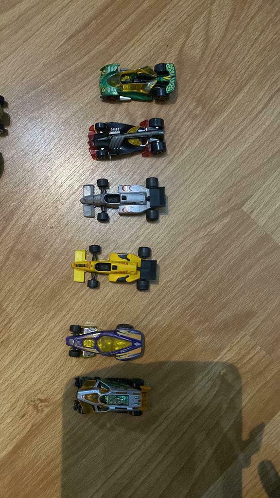 Lot de 6 magnifiques voitures de courses, Comme neuf