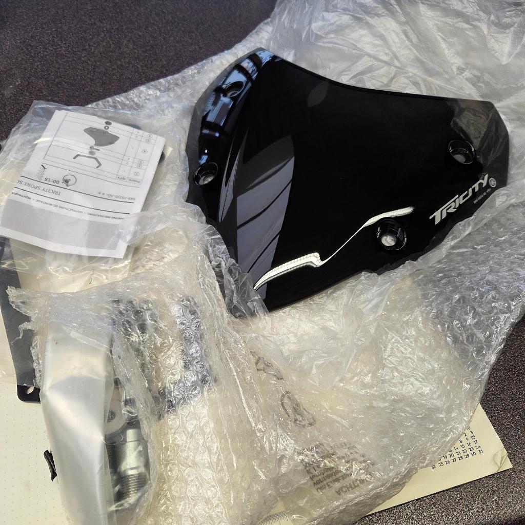 SPORT SCREEN KIT VOOR YAMAHA TRICITY300 - WINDSCHERM, Motoren, Ophalen of Verzenden, Nieuw