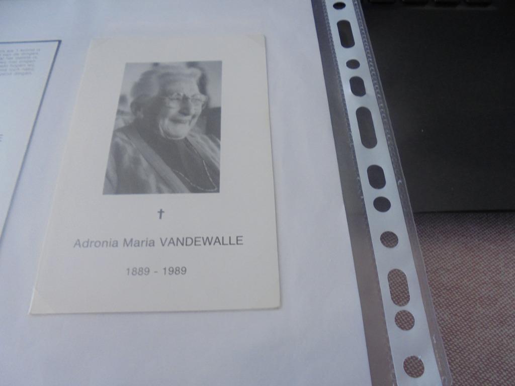 dp Adronia Maria Vandewalle - 99 jarige, Verzamelen, Bidprentjes en Rouwkaarten, Ophalen of Verzenden, Bidprentje
