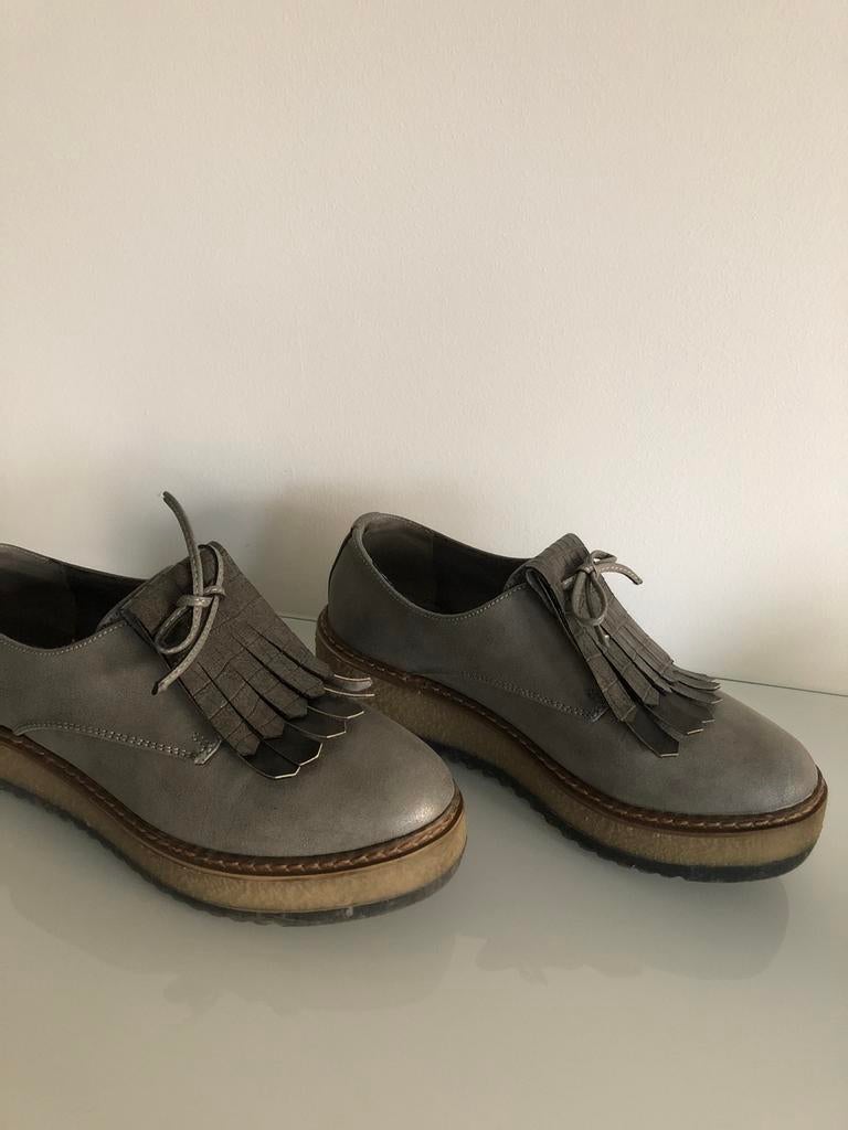 Schoenen dames maat 37, Ophalen of Verzenden, Grijs, Gedragen, Overige typen