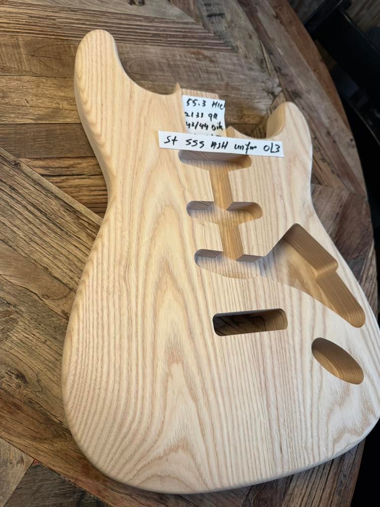 Stratocaster Body” Ash Unfinished SSS” OL3 new, Musique & Instruments, Envoi, Neuf