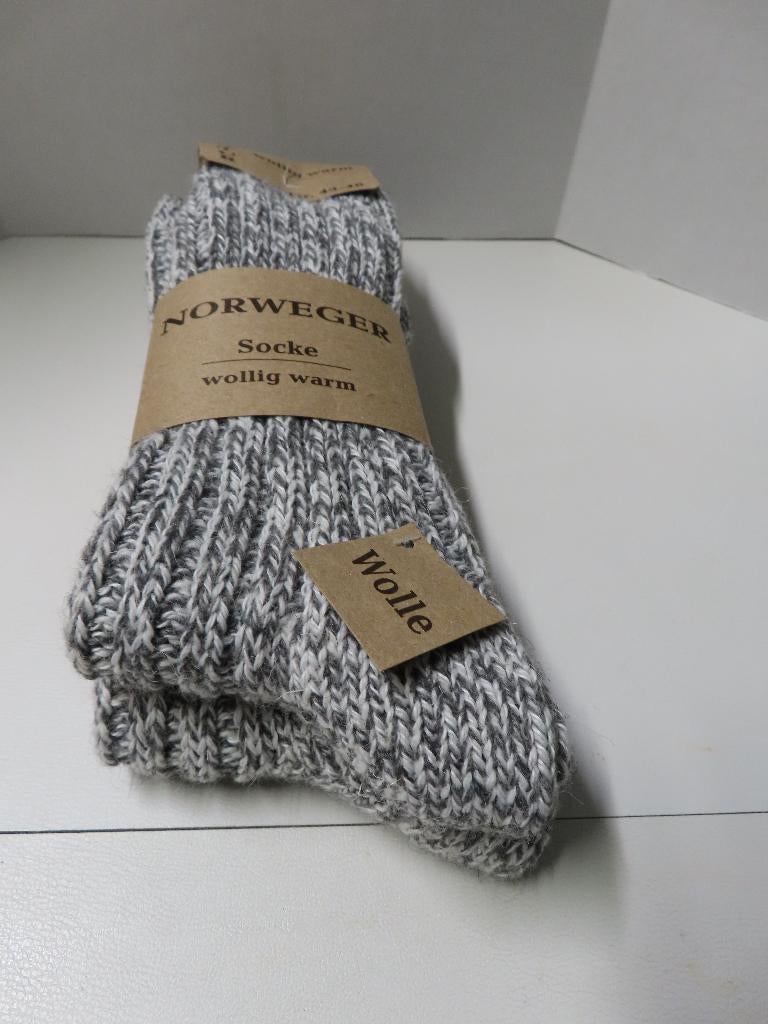 Wintersokken €.9,95 2 paar Natur. Wollig. Gr. 43-46 €.9,95, Vêtements | Femmes, Chaussettes & Bas, Enlèvement ou Envoi, Neuf, Gris