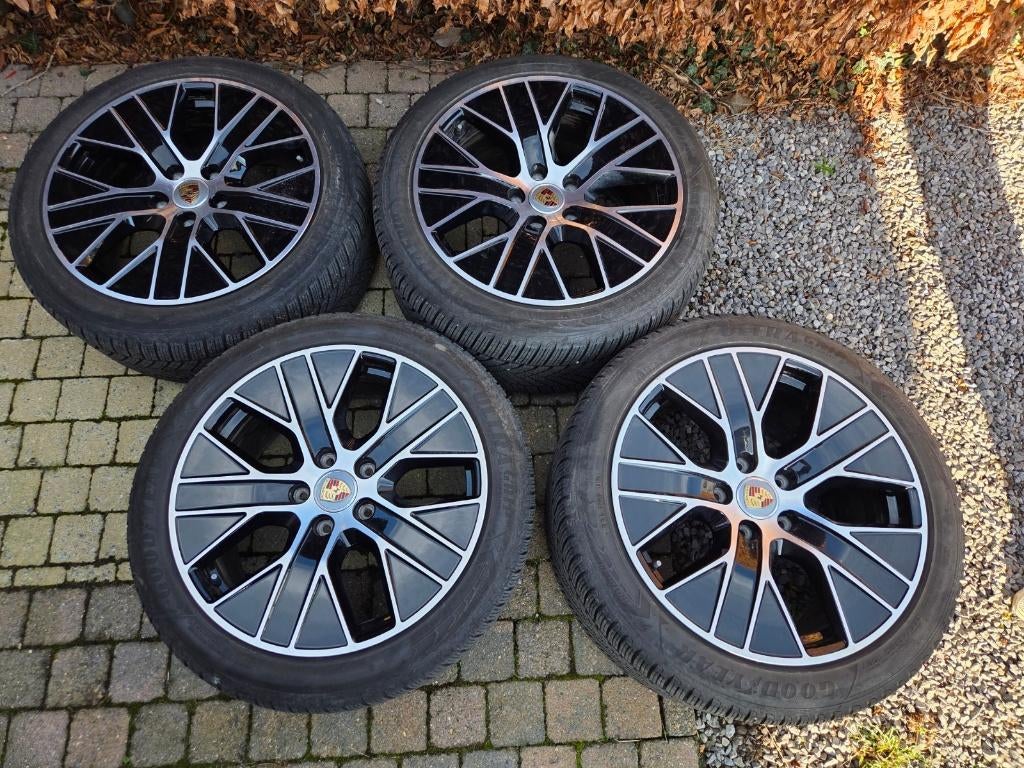 Porsche Taycan winterset 20", Auto-onderdelen, Banden en Velgen, Ophalen, Gebruikt, Velg(en), 285 mm