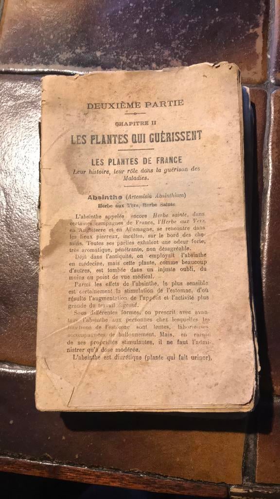 Ancien livre les plantes qui guerissent, Enlèvement ou Envoi, Utilisé, Plantes et Alternatives