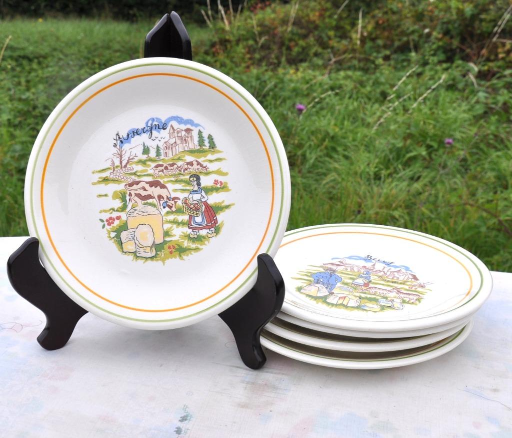 5 assiettes a fromage decor fromage différente de France, Maison & Meubles, Enlèvement ou Envoi, Comme neuf, Céramique, Assiettes(s)