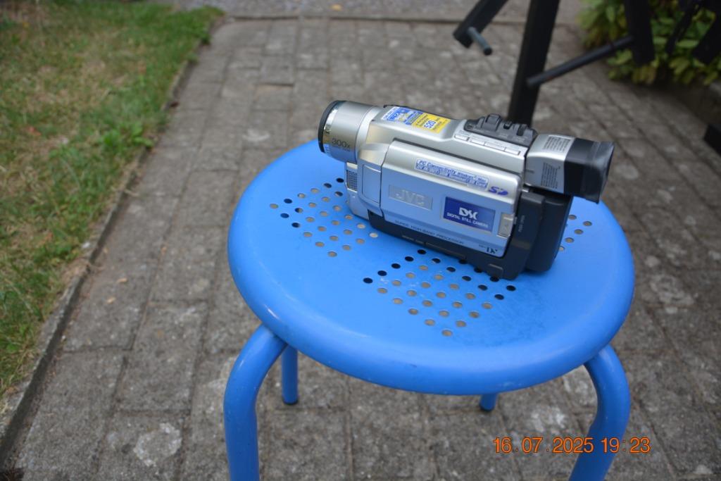 JVC camera GR-DVL357, TV, Hi-fi & Vidéo, Caméscopes numériques, JVC, Caméra, Comme neuf, 20x ou plus