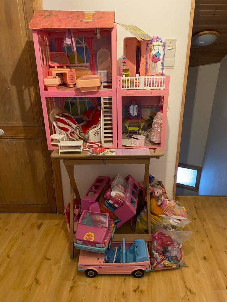 À vendre maisons barbies lots année 70 et 80, Ophalen, Gebruikt